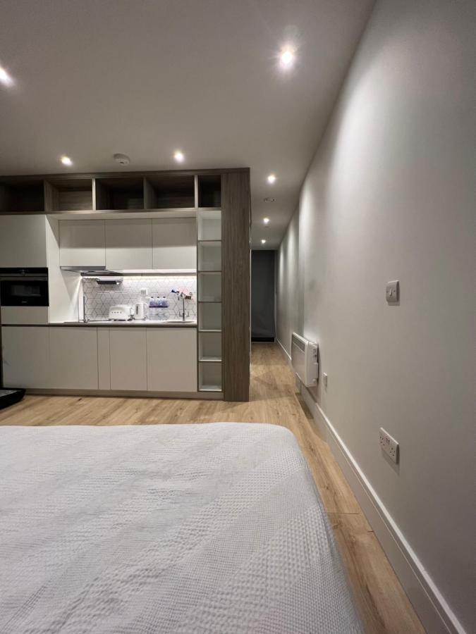 London Luxxe Suites & Apartments - London Heathrow Airport, Terminal 1 2 3 4 5 Hillingdon Dış mekan fotoğraf