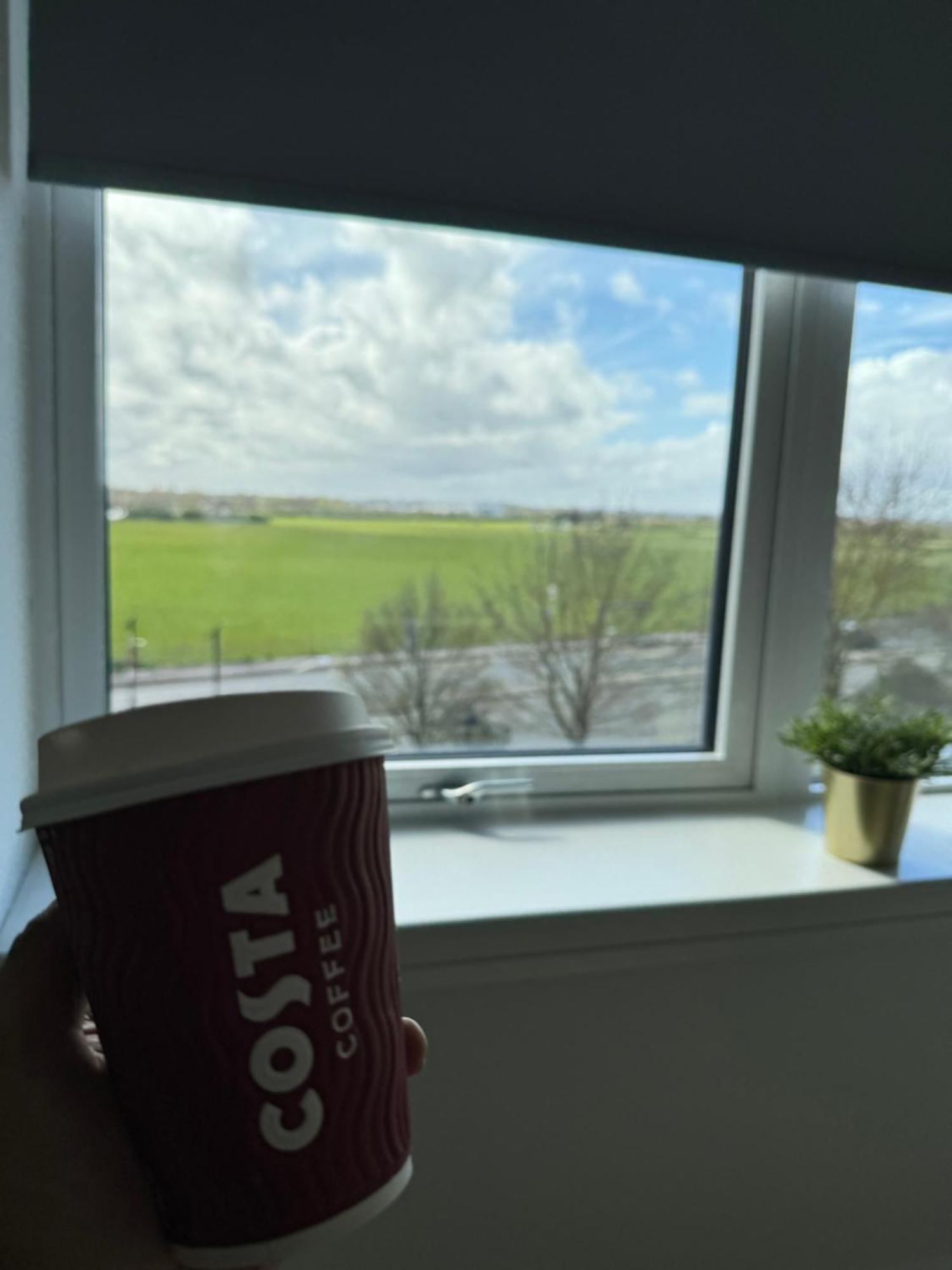 London Luxxe Suites & Apartments - London Heathrow Airport, Terminal 1 2 3 4 5 Hillingdon Dış mekan fotoğraf