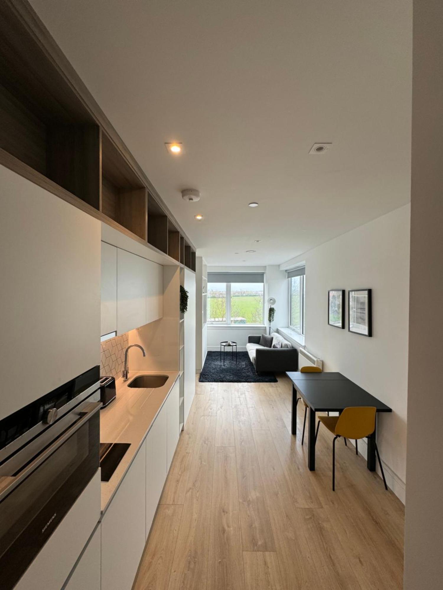 London Luxxe Suites & Apartments - London Heathrow Airport, Terminal 1 2 3 4 5 Hillingdon Dış mekan fotoğraf
