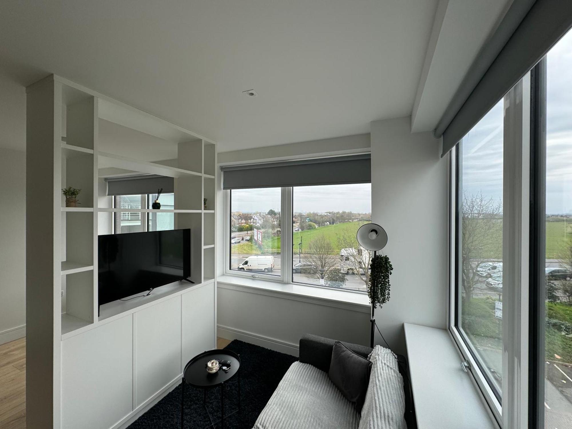 London Luxxe Suites & Apartments - London Heathrow Airport, Terminal 1 2 3 4 5 Hillingdon Dış mekan fotoğraf
